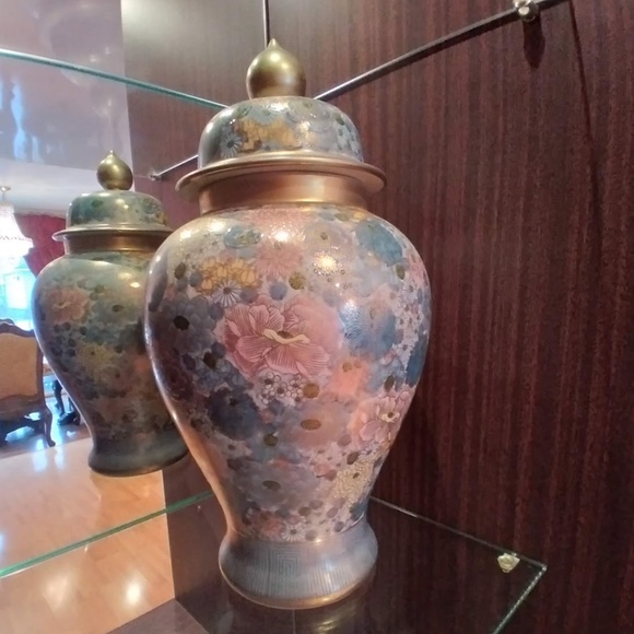 Large Multicolor Chinese Ginger Jar with Lid